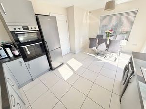 Cuddington Grove Rossmore